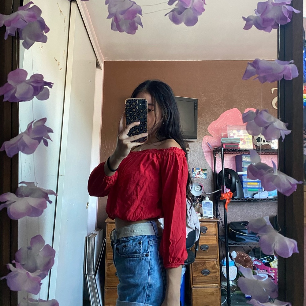 ✨red off the shoulder top ❤️